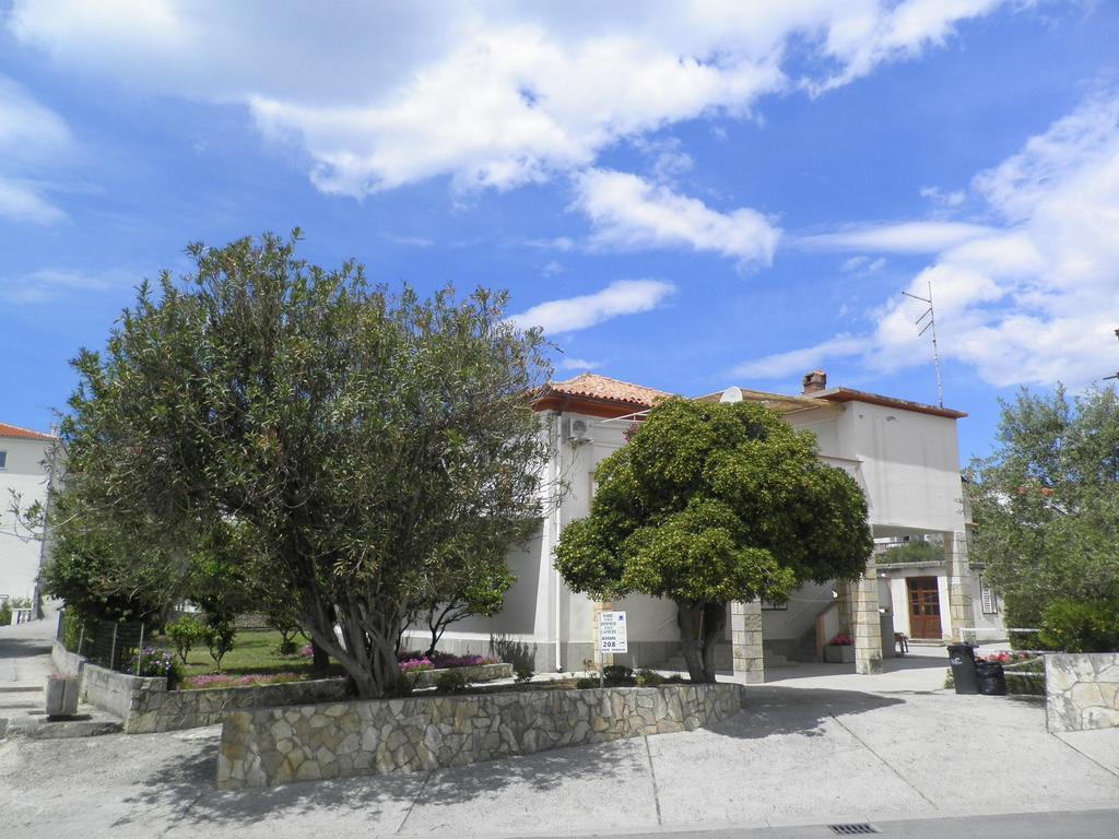 Rooms Pipo Banjol Exterior photo