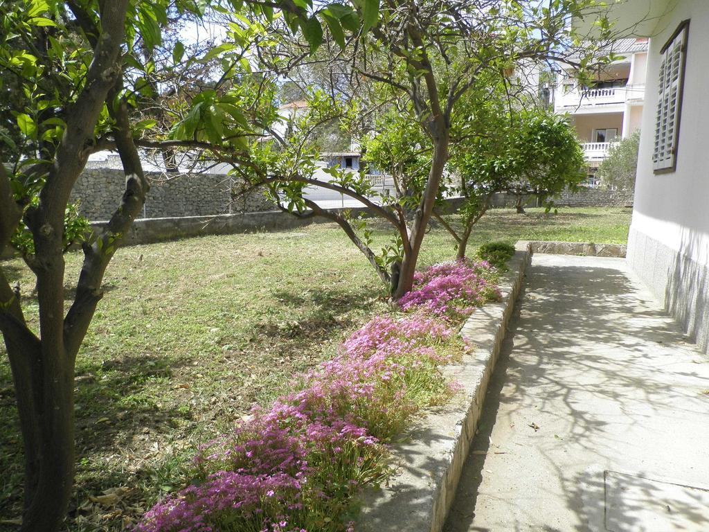 Rooms Pipo Banjol Exterior photo